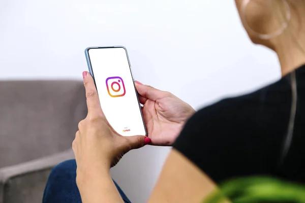 Why Private Instagram Viewer Apps Are So Popular